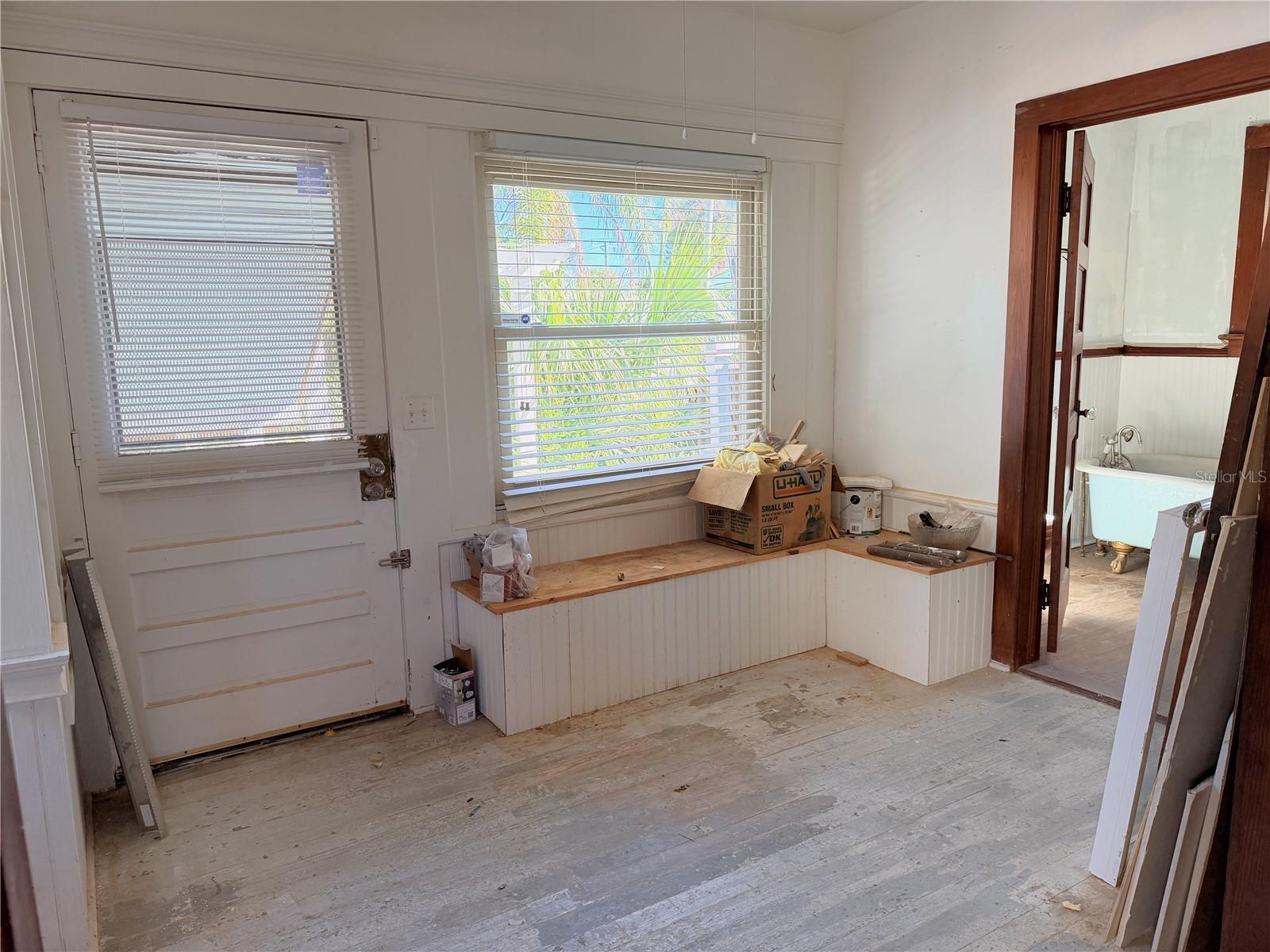 ROGERS SEABREEZE - Residential