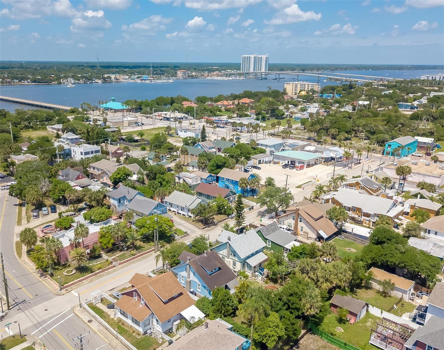 ROGERS SEABREEZE - Residential