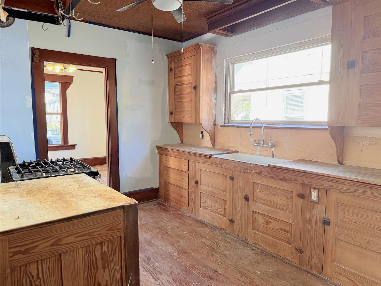 ROGERS SEABREEZE - Residential