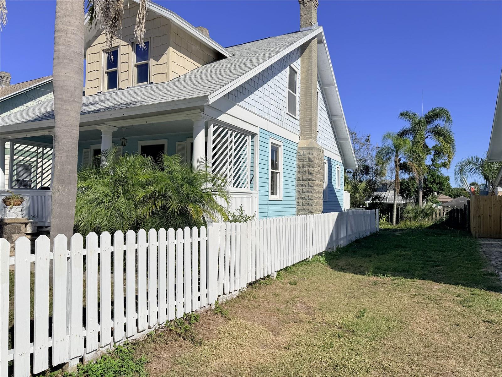 ROGERS SEABREEZE - Residential