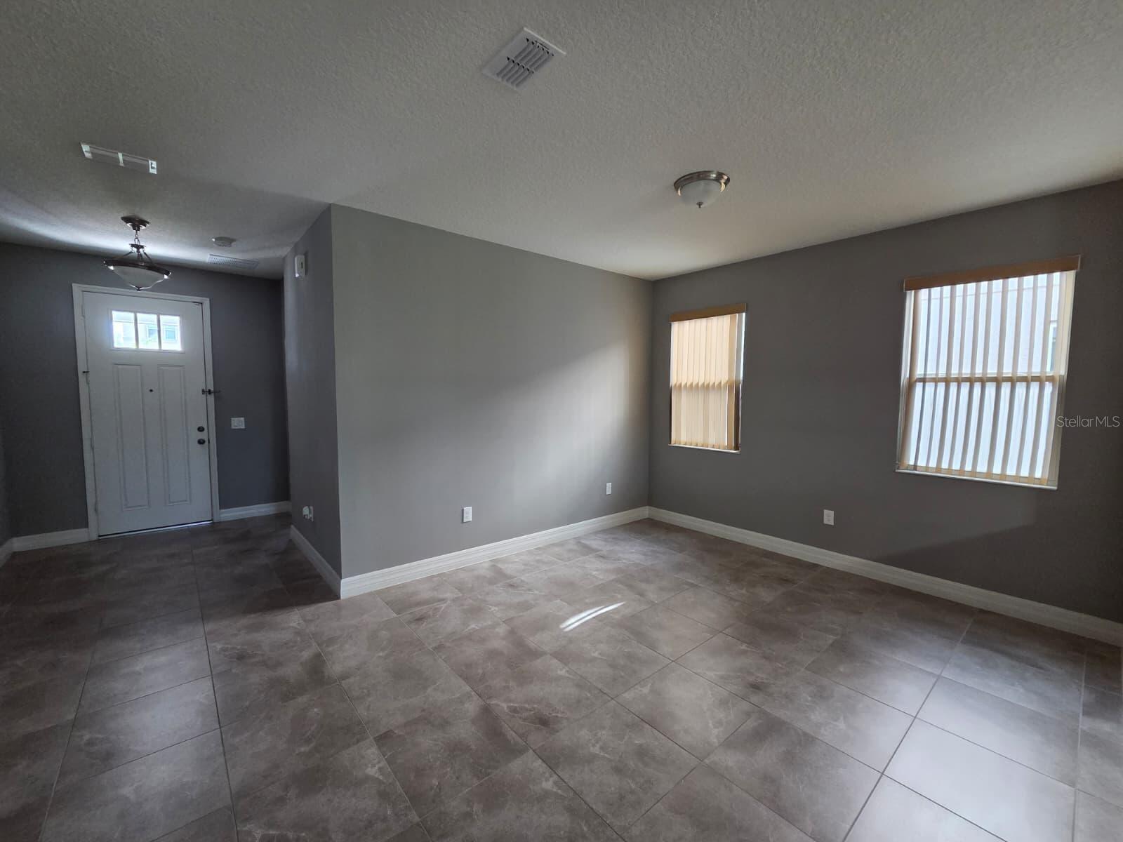 CREEKSTONE - Residential