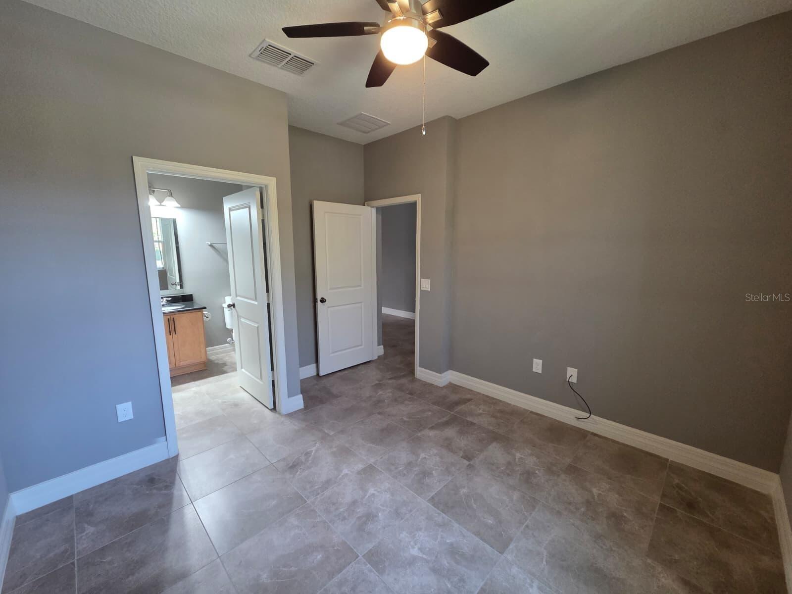 CREEKSTONE - Residential