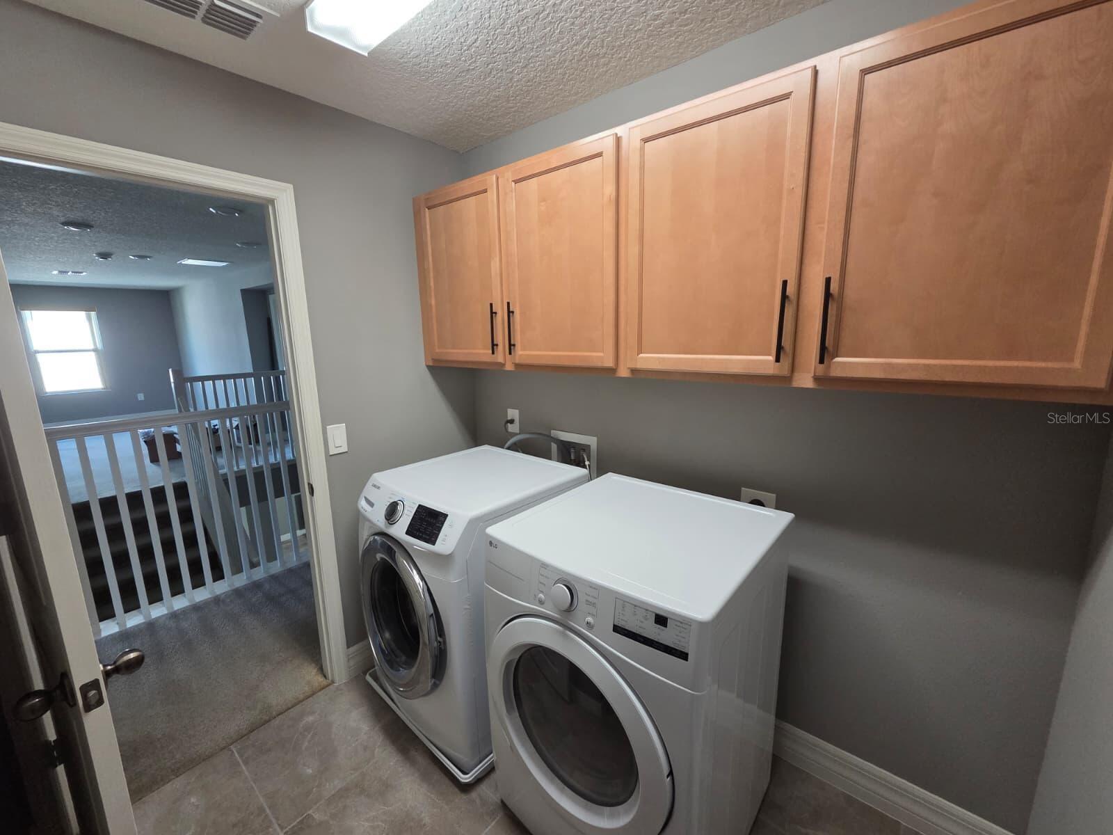 CREEKSTONE - Residential