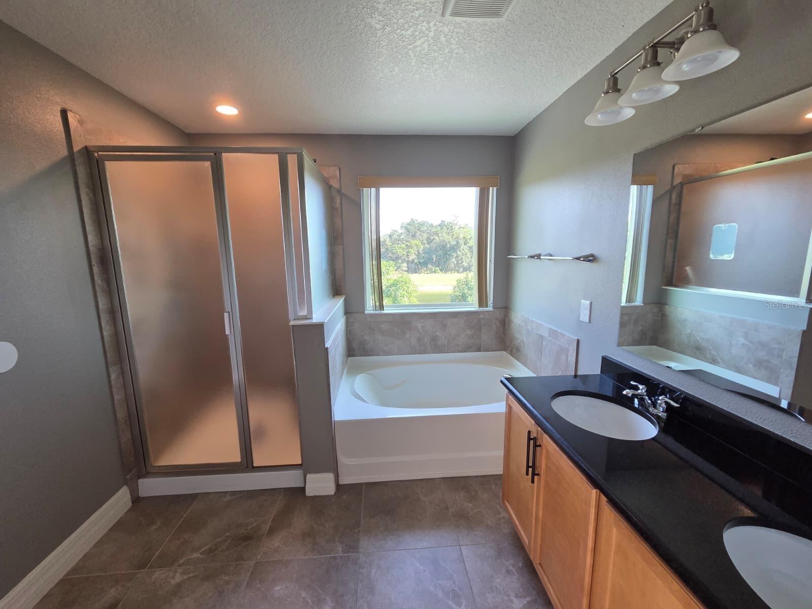 CREEKSTONE - Residential