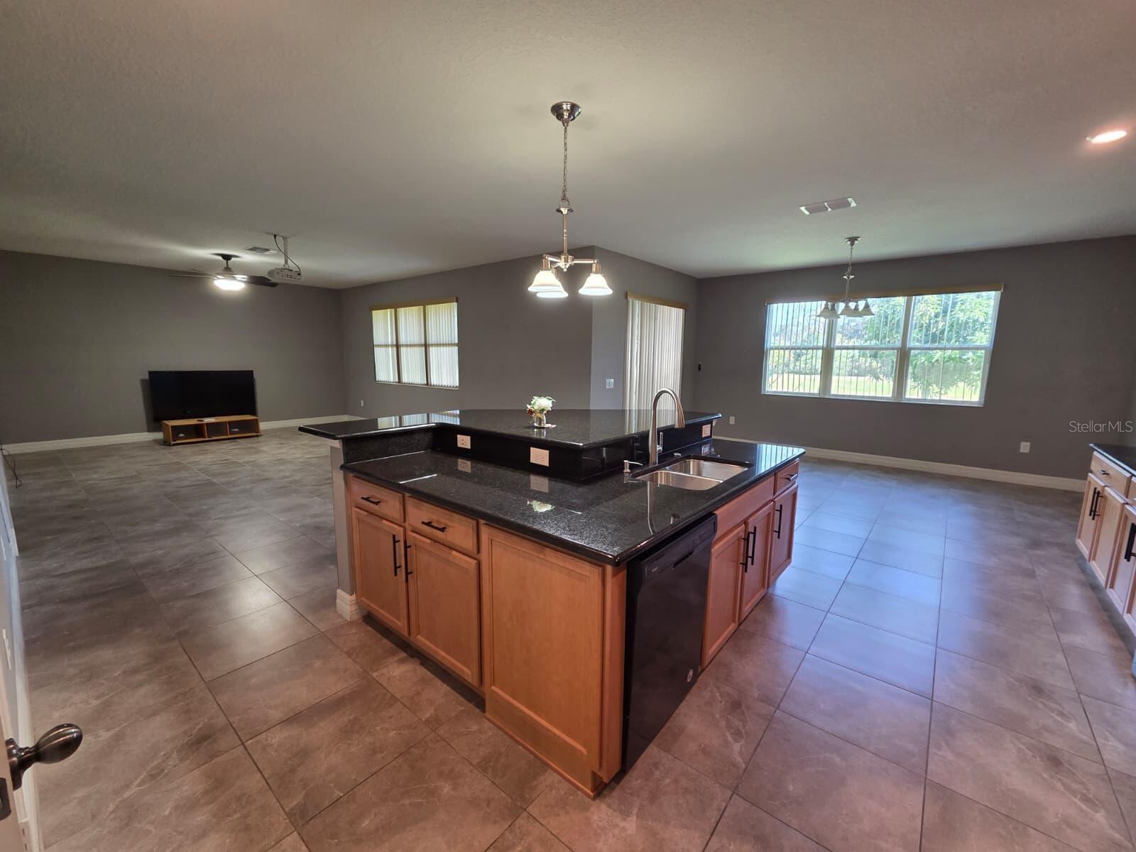 CREEKSTONE - Residential