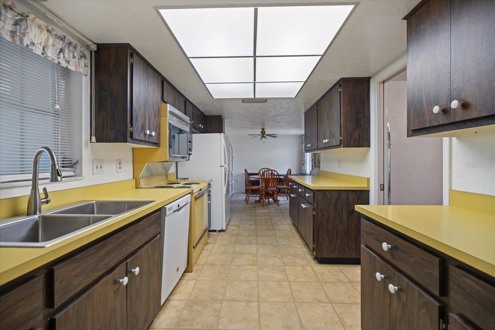 SOUTH GATE VILLAGE GREEN 10 - Residential