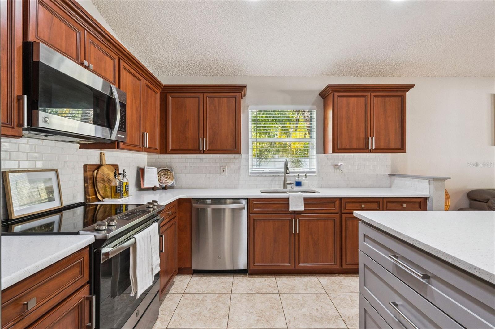 760 MAGNOLIA CREEK CIRCLE