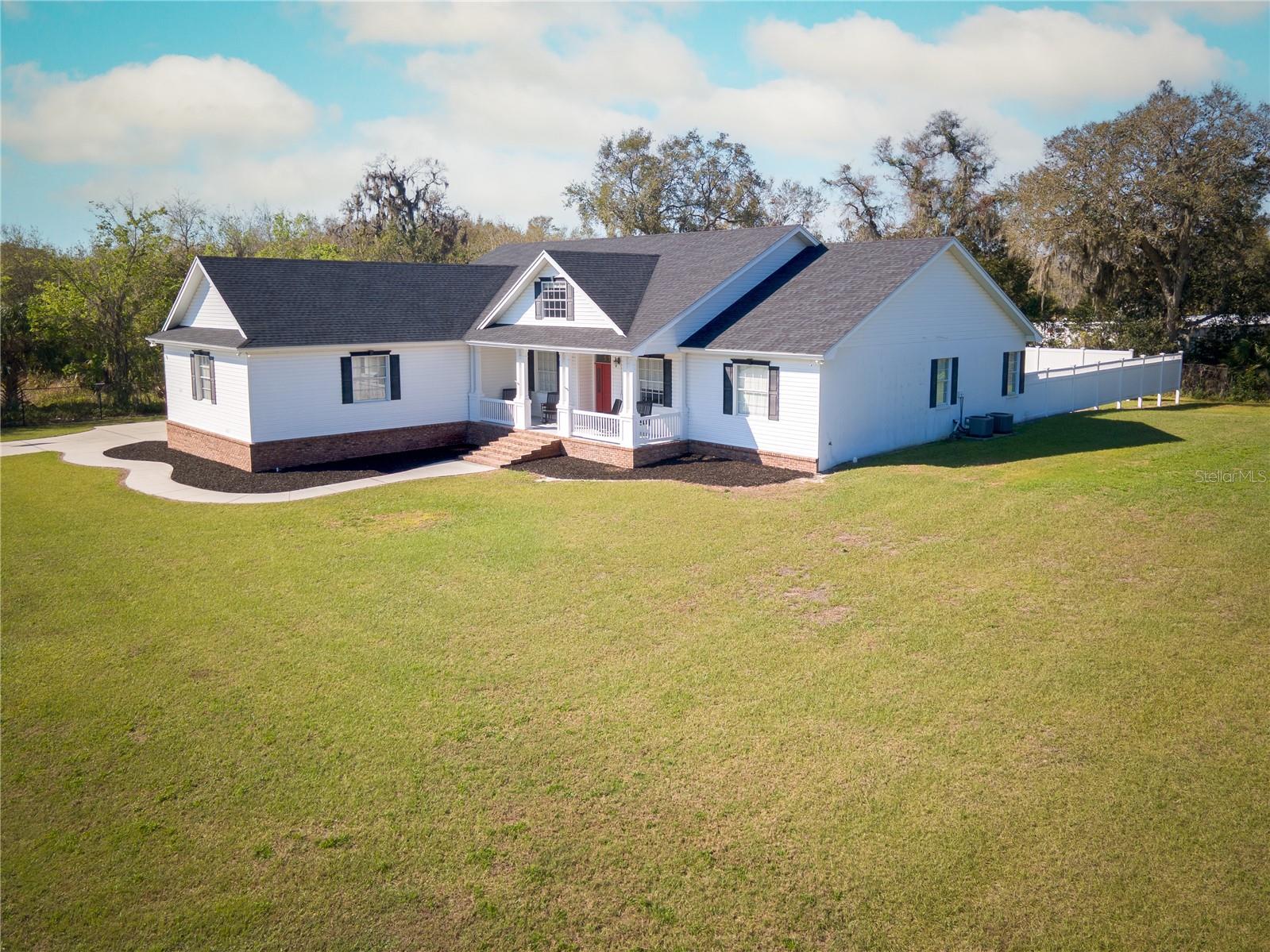 5118 NORRISWOOD DRIVE
