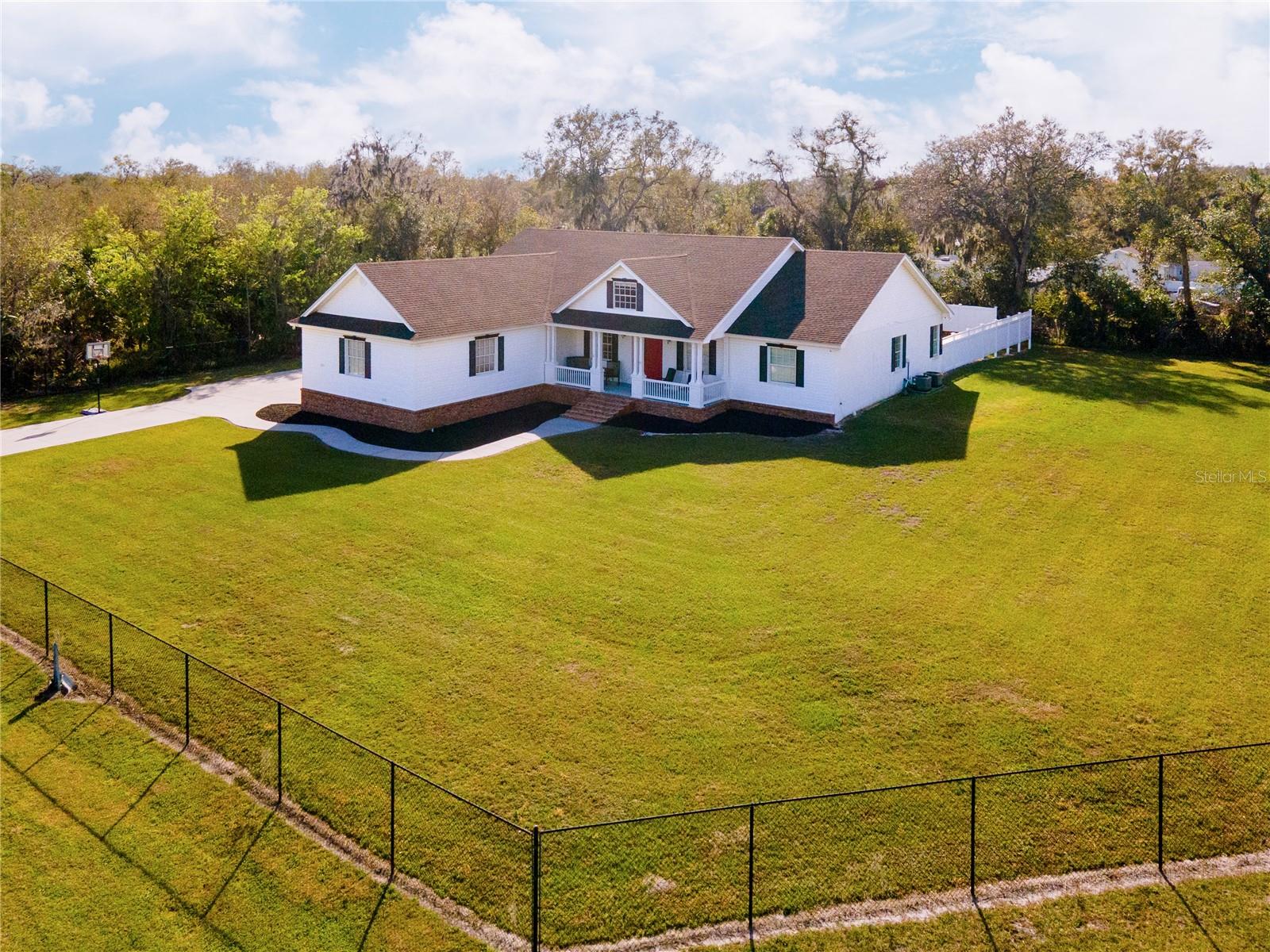 5118 NORRISWOOD DRIVE