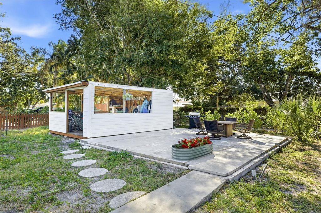 Photo of 2317 7th Avenue W, Bradenton, FL 34205 (MLS # TB8464567)