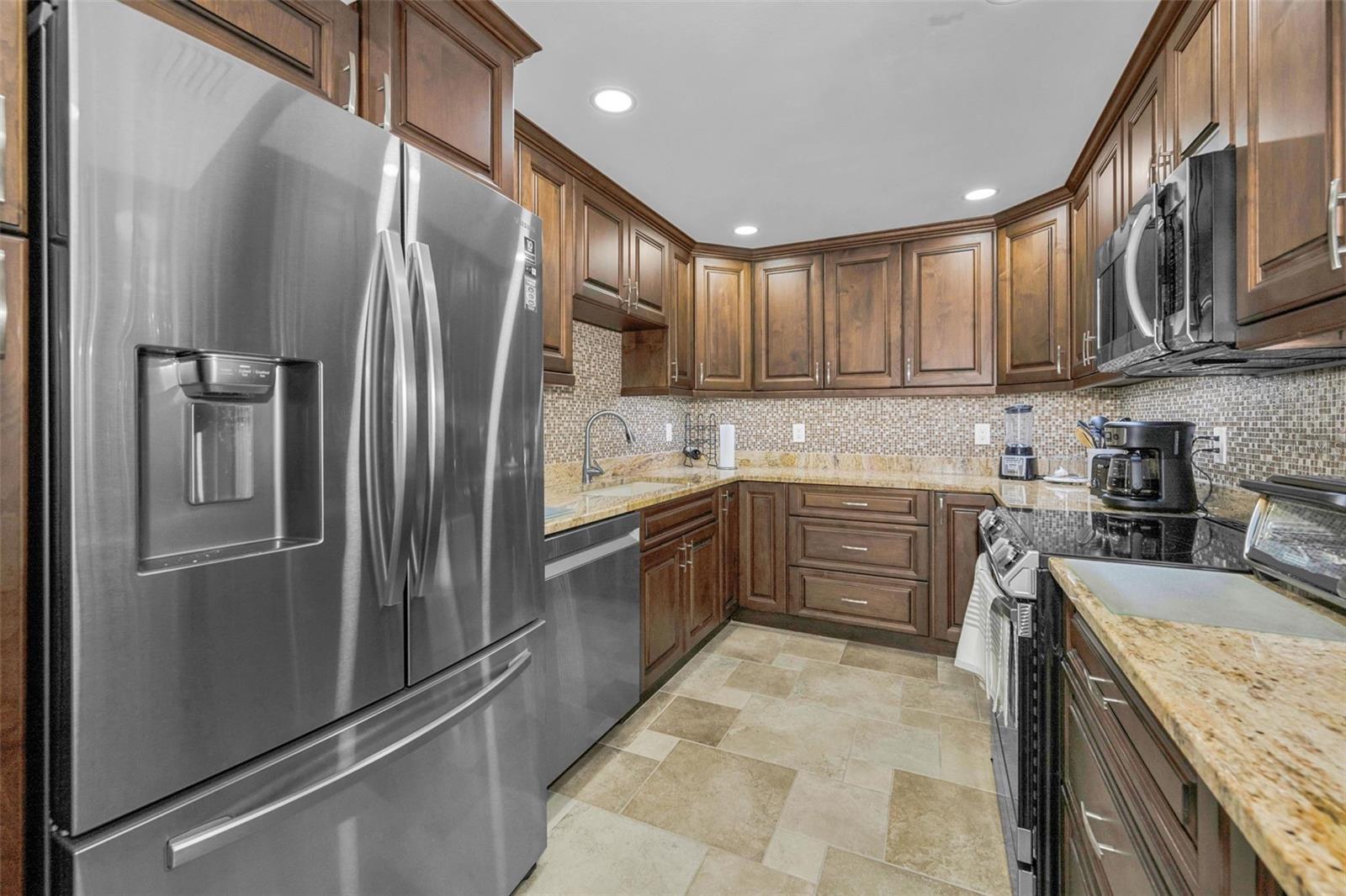 MEDITERRANEAN MANORS - Residential