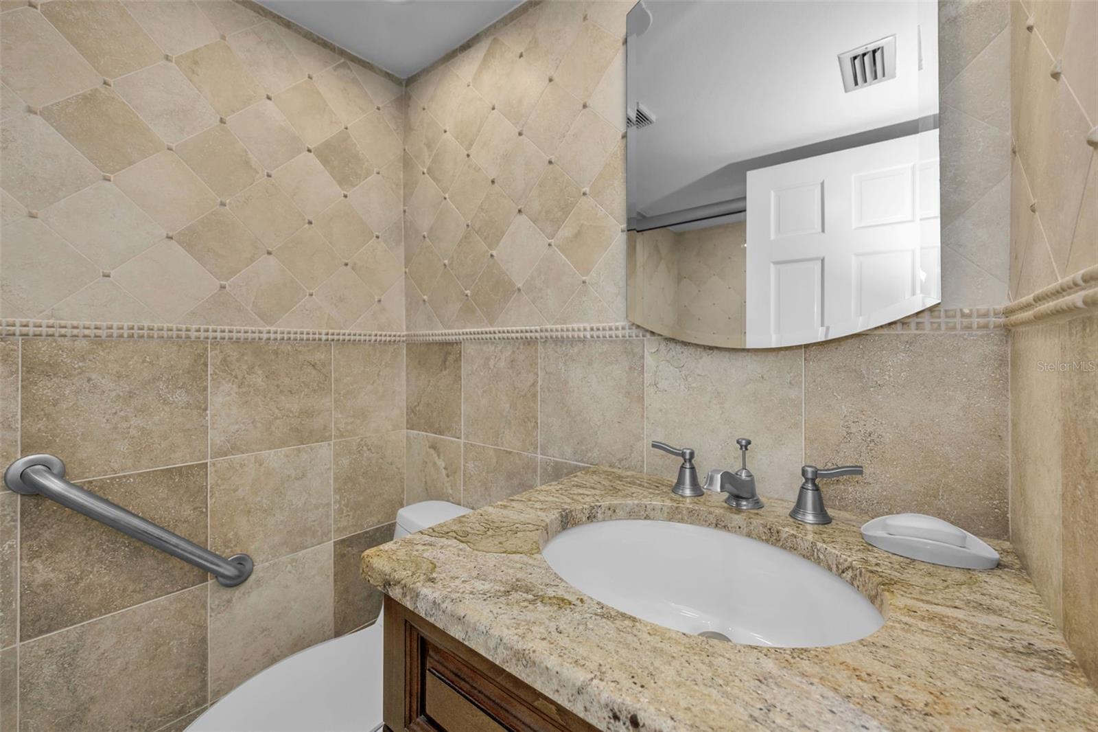 MEDITERRANEAN MANORS - Residential