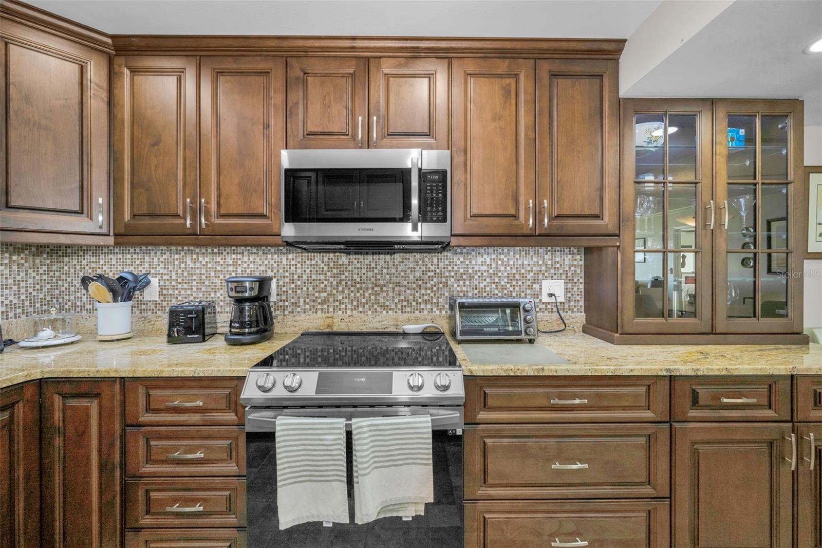 MEDITERRANEAN MANORS - Residential