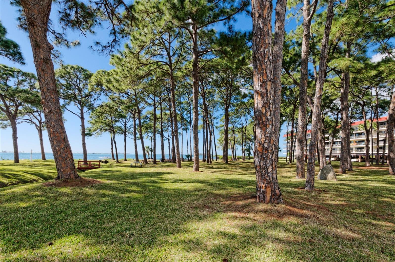 MEDITERRANEAN MANORS - Residential