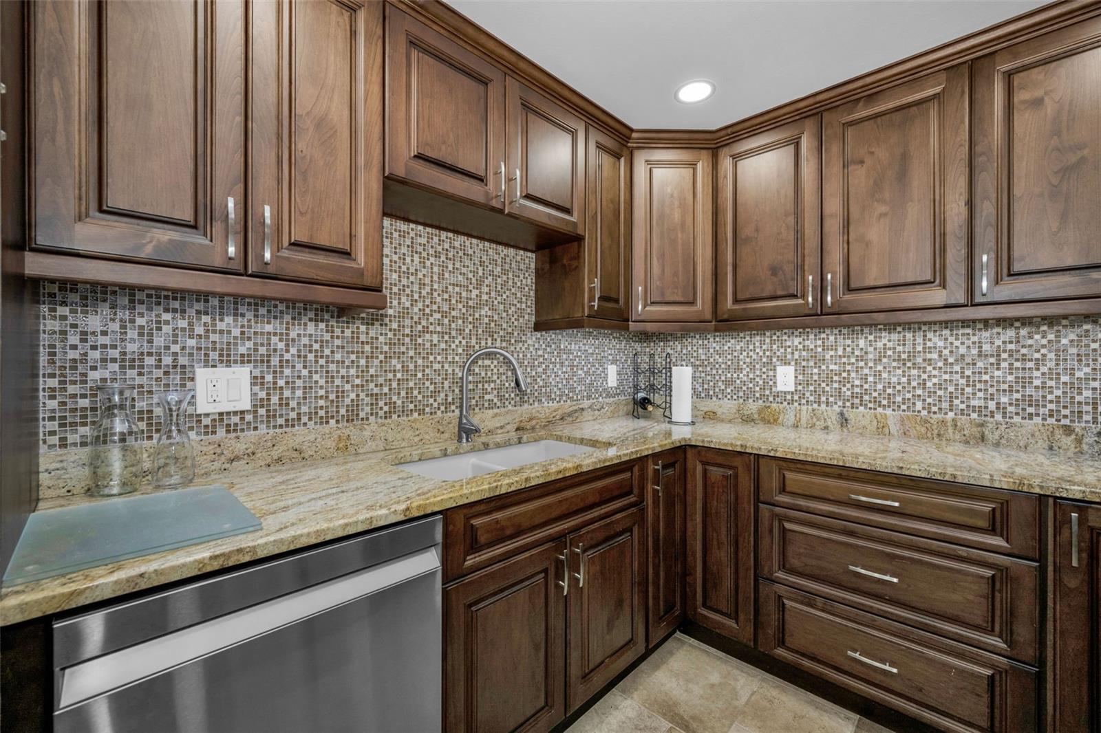 MEDITERRANEAN MANORS - Residential