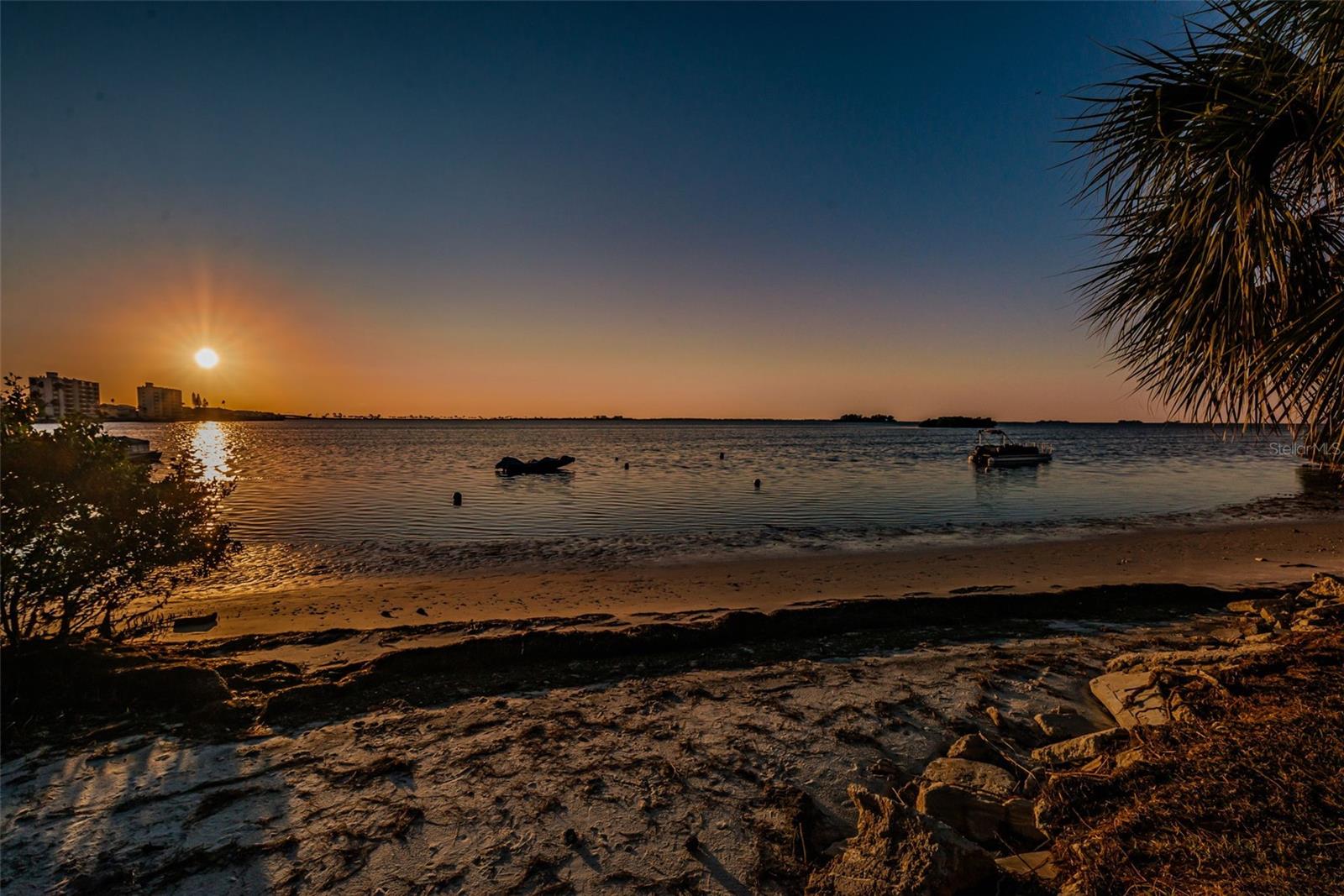 MEDITERRANEAN MANORS - Residential