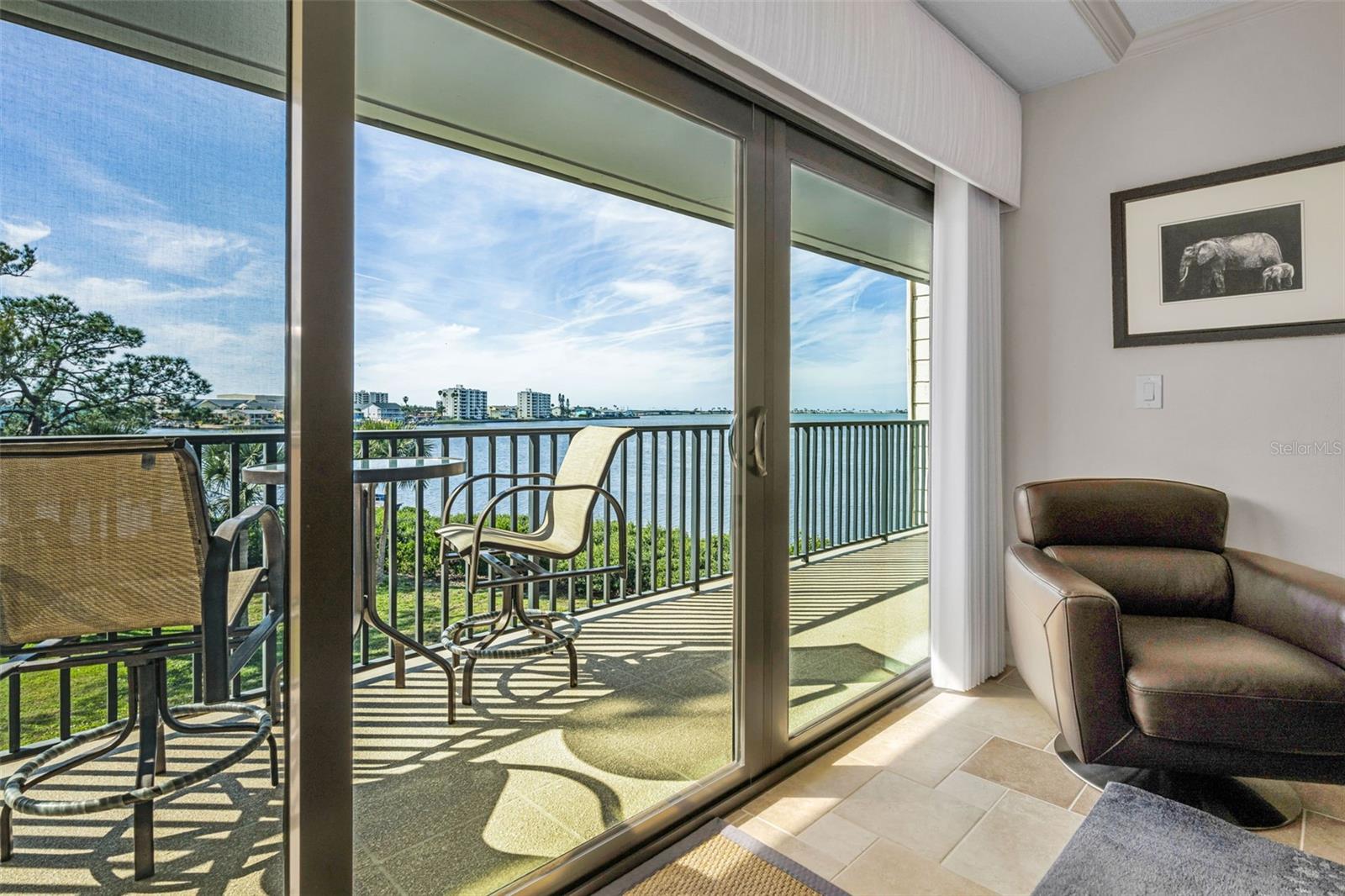 MEDITERRANEAN MANORS - Residential