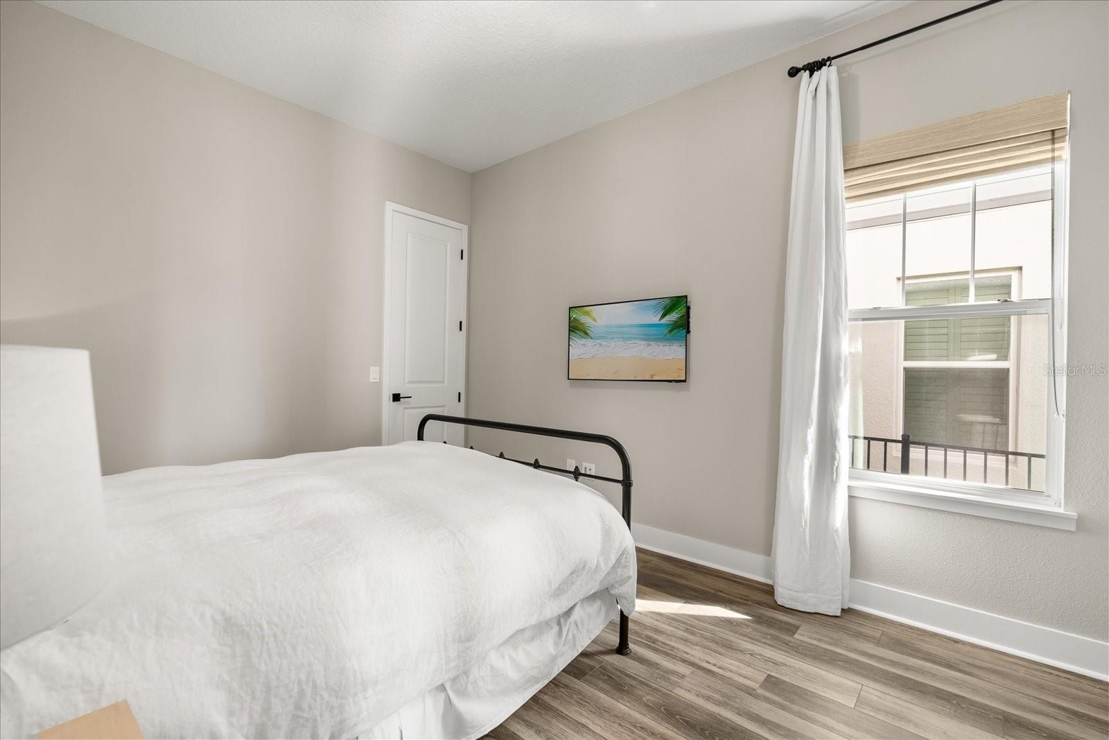 SAND LAKE SOUND - Residential