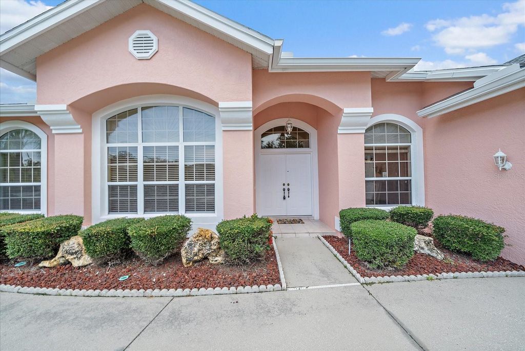 Photo of 9819 Sweetwater Avenue, Bradenton, FL 34202 (MLS # A4660706)
