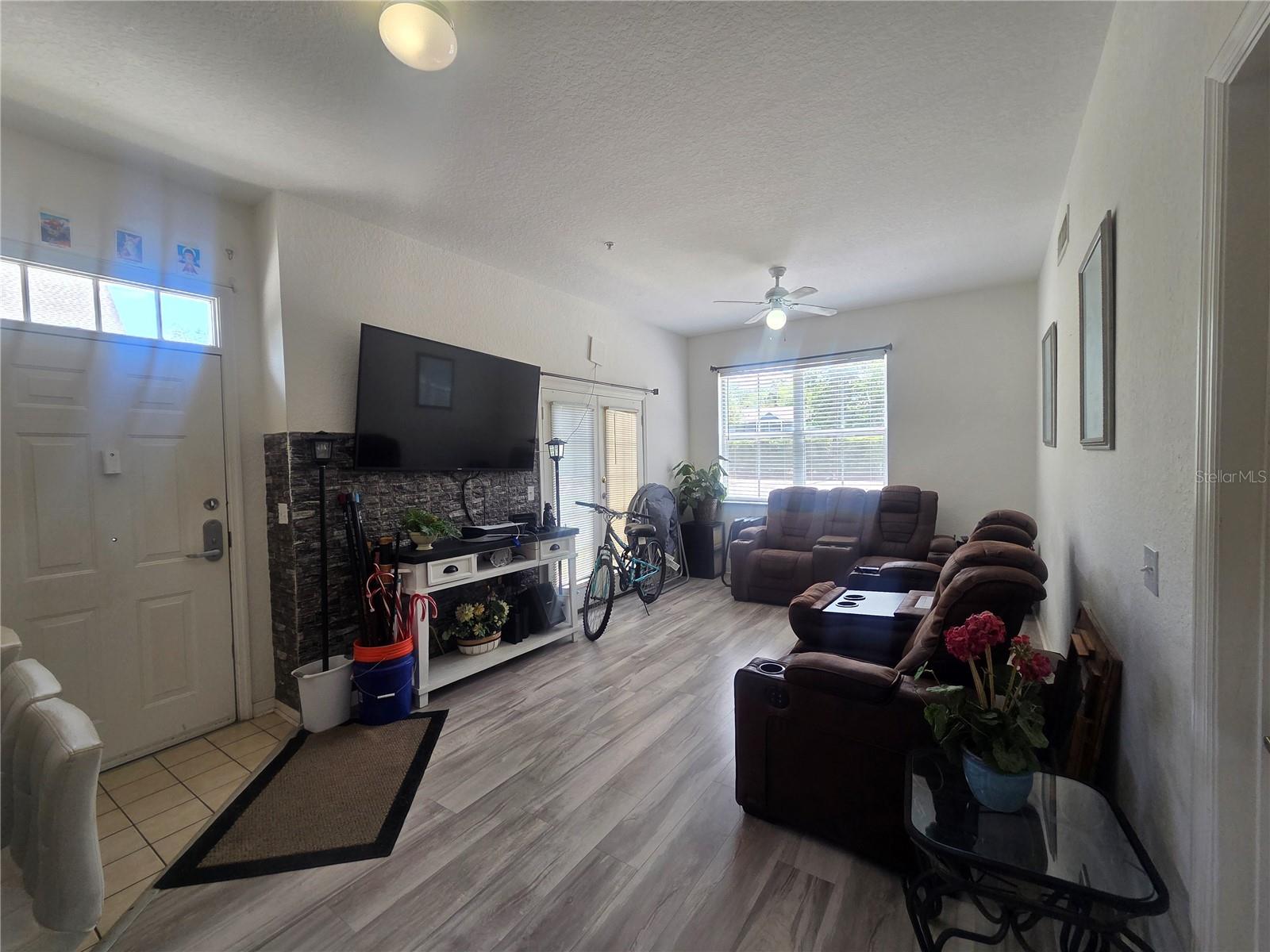VENETIAN BAY VLGS PH I - Residential Lease