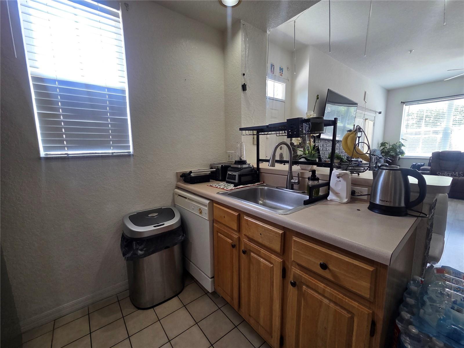 VENETIAN BAY VLGS PH I - Residential Lease