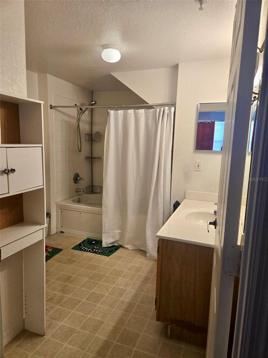 VENETIAN BAY VLGS PH I - Residential Lease