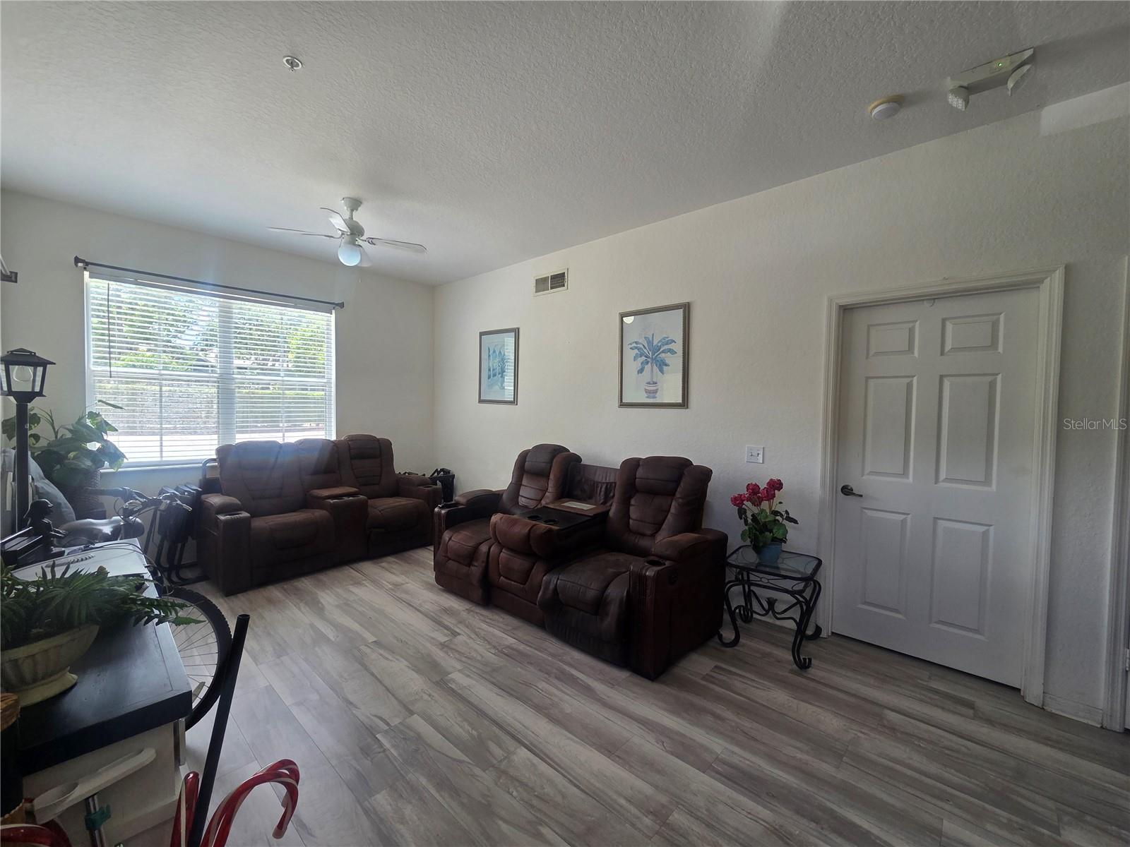 VENETIAN BAY VLGS PH I - Residential Lease