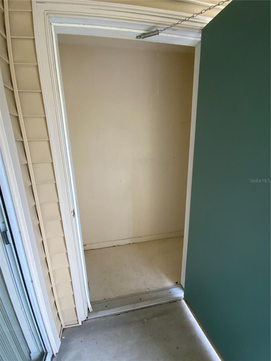 VILLAS AT LAKESIDE A CONDO - Residential