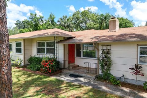 Photo of 1510 Overlook Drive, Mount Dora, FL 32757 (MLS # G5099937)