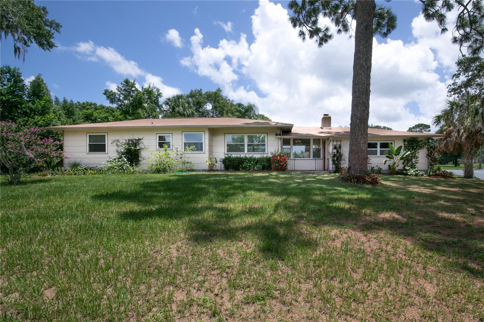 1510 OVERLOOK DRIVE