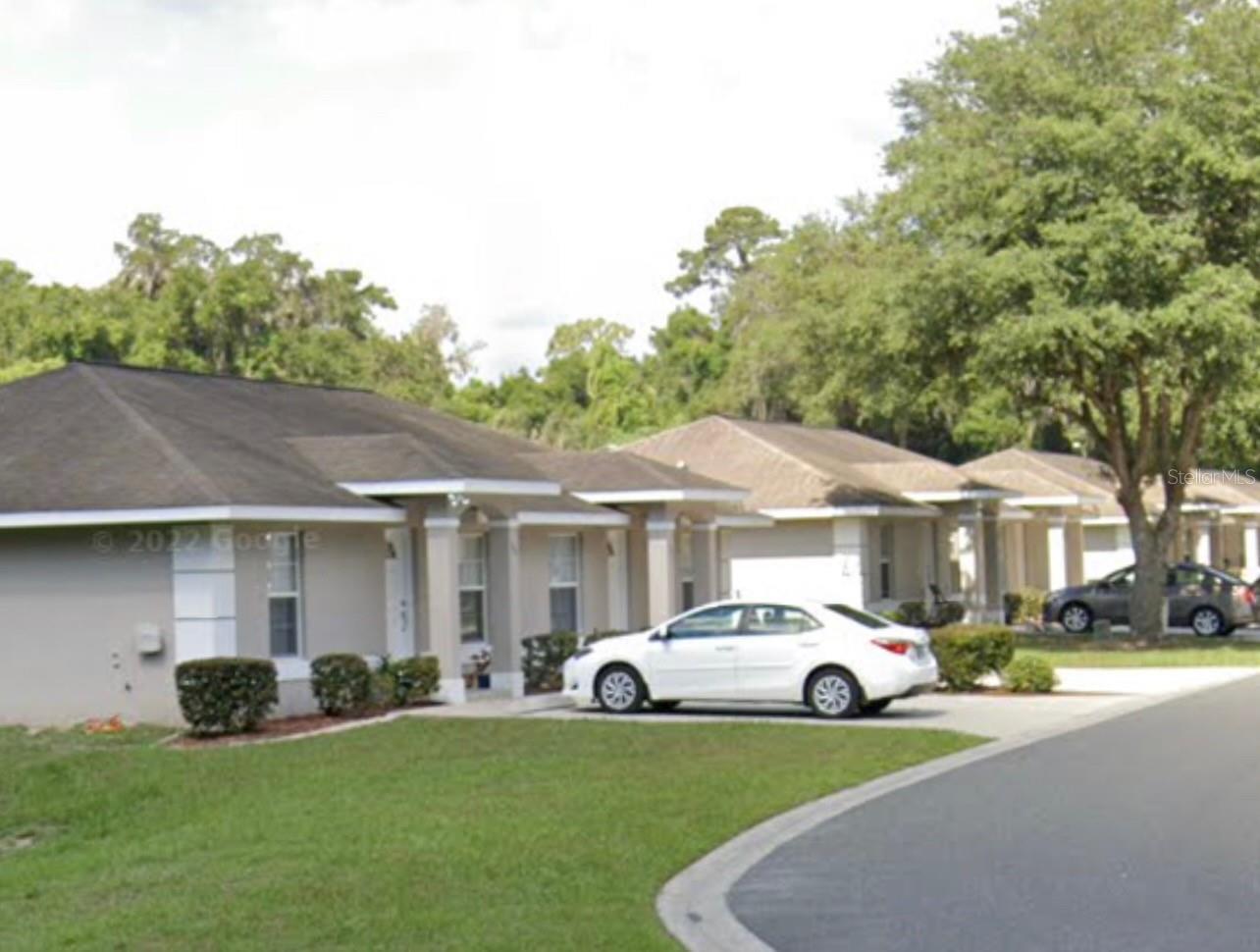 Cute duplex located in Belleview, convenient to Ocala and The Villages. No carpet! Laundry hook ups in unit. Income requirement is 2 times the rent. No evictions within the last 5 years. Credit and background check will be performed on all applicants. Non refundable pet deposit $250 per pet. Re-occurring pet fee $25 per month per pet. *Pet fees are if applicable*. 2 pet maximum No large or aggressive dog breeds. In most cases its about $3,000 to move in including first month’s rent.