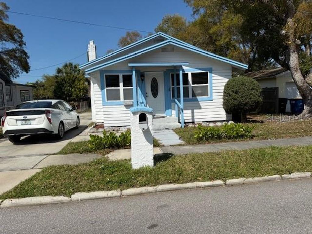 Photo of 1010 Plaza Street, Clearwater, FL 33755 (MLS # TB8486662)