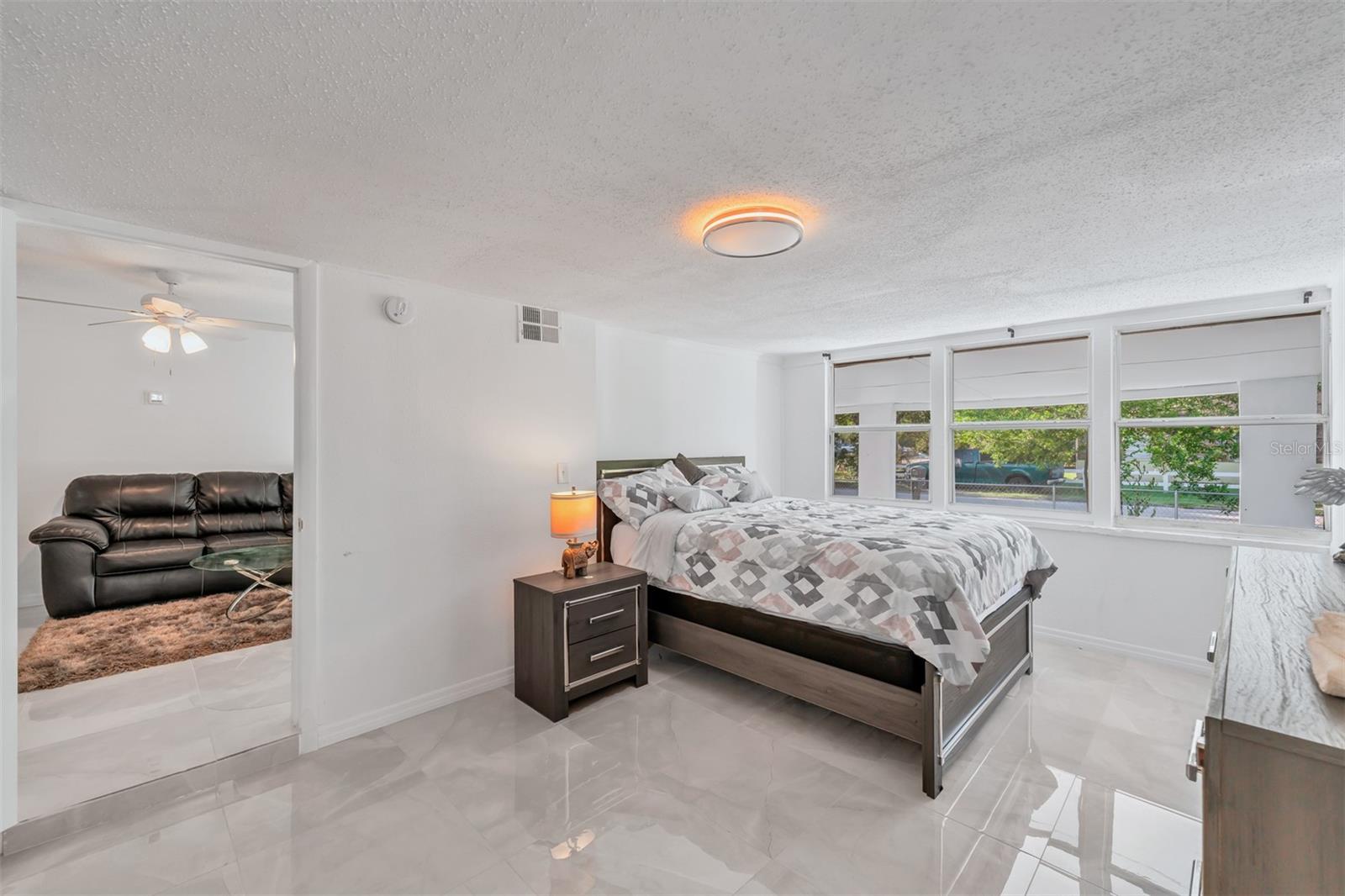 THOMPSONS ADD TO TAMPA O - Residential