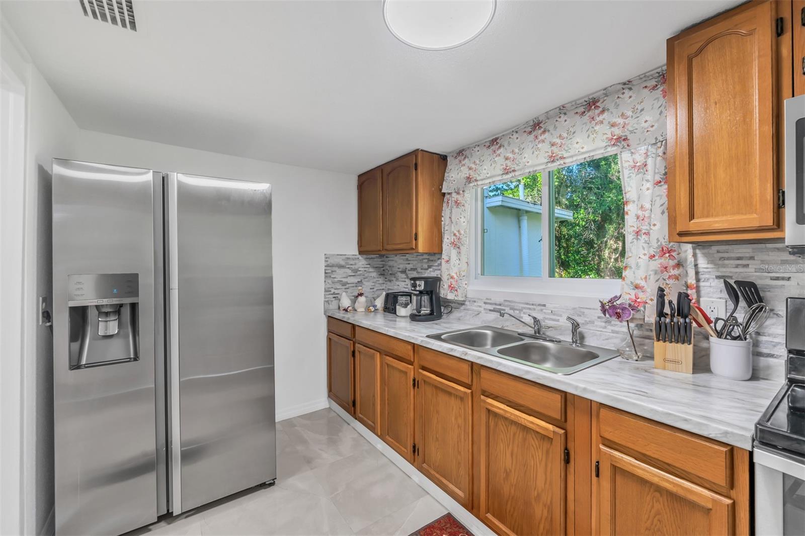 THOMPSONS ADD TO TAMPA O - Residential