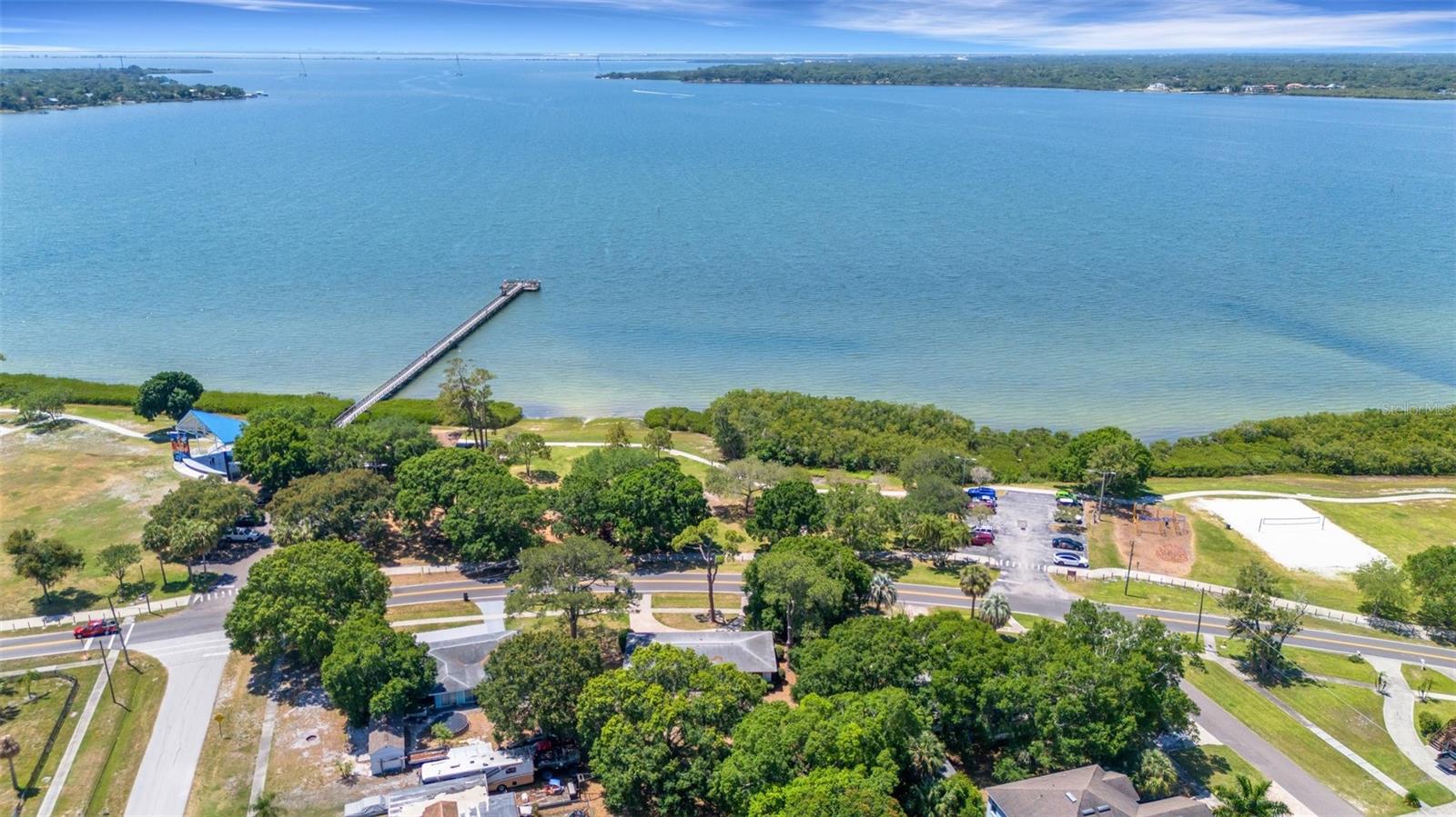 303 SHORE DRIVE W
