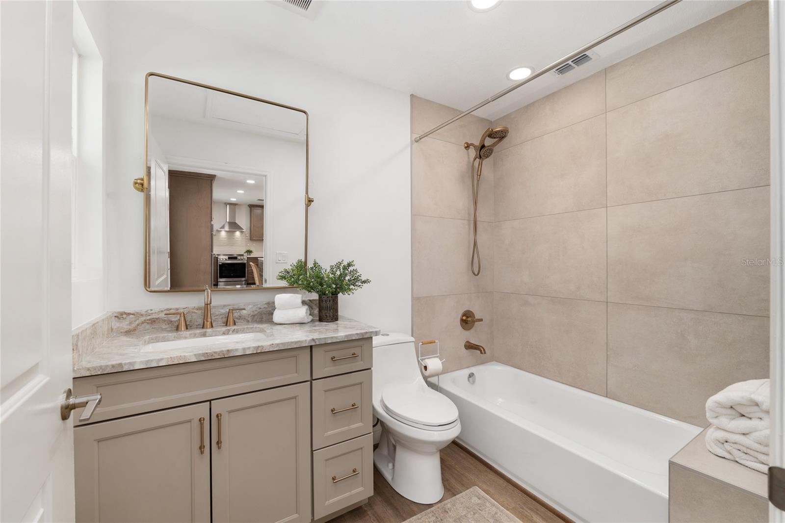 HUNTINGTON - Residential