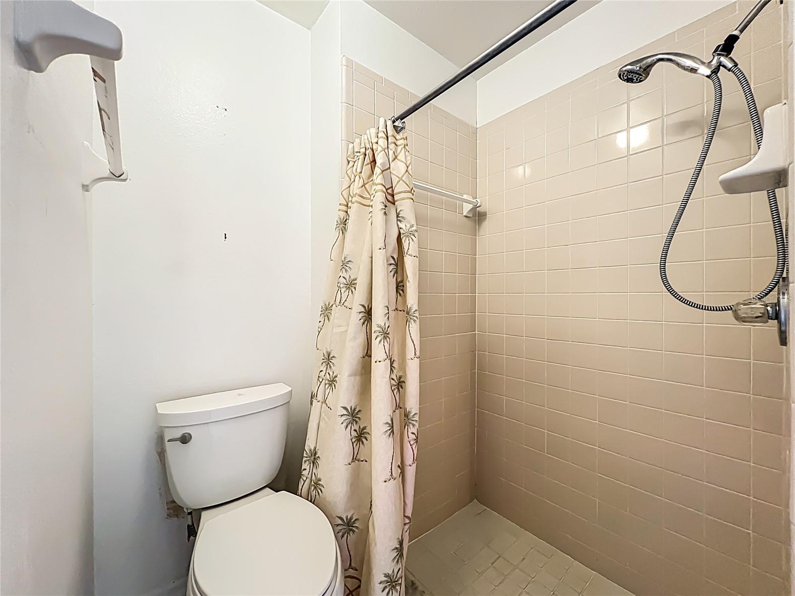 CHASE GROVES UNIT 7B - Residential