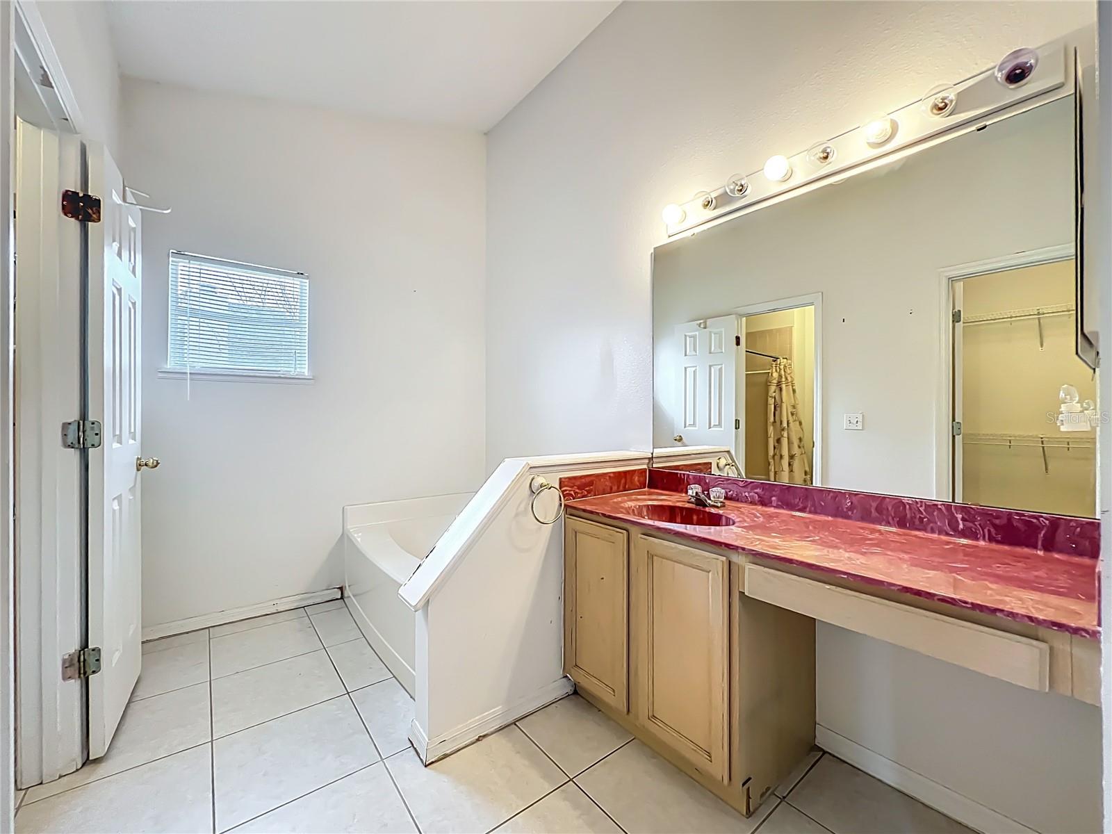 CHASE GROVES UNIT 7B - Residential