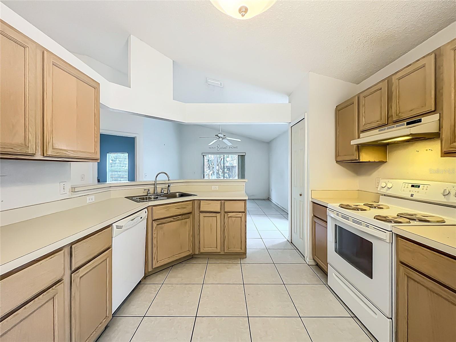 CHASE GROVES UNIT 7B - Residential