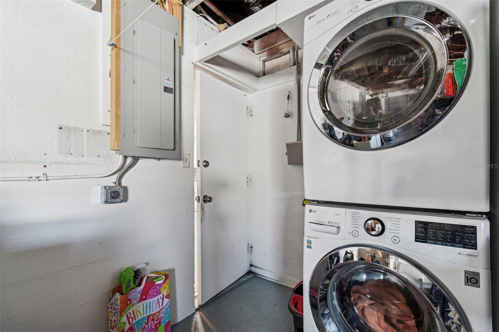 DUNEDIN ISLES ESTATES 1ST ADD - Residential