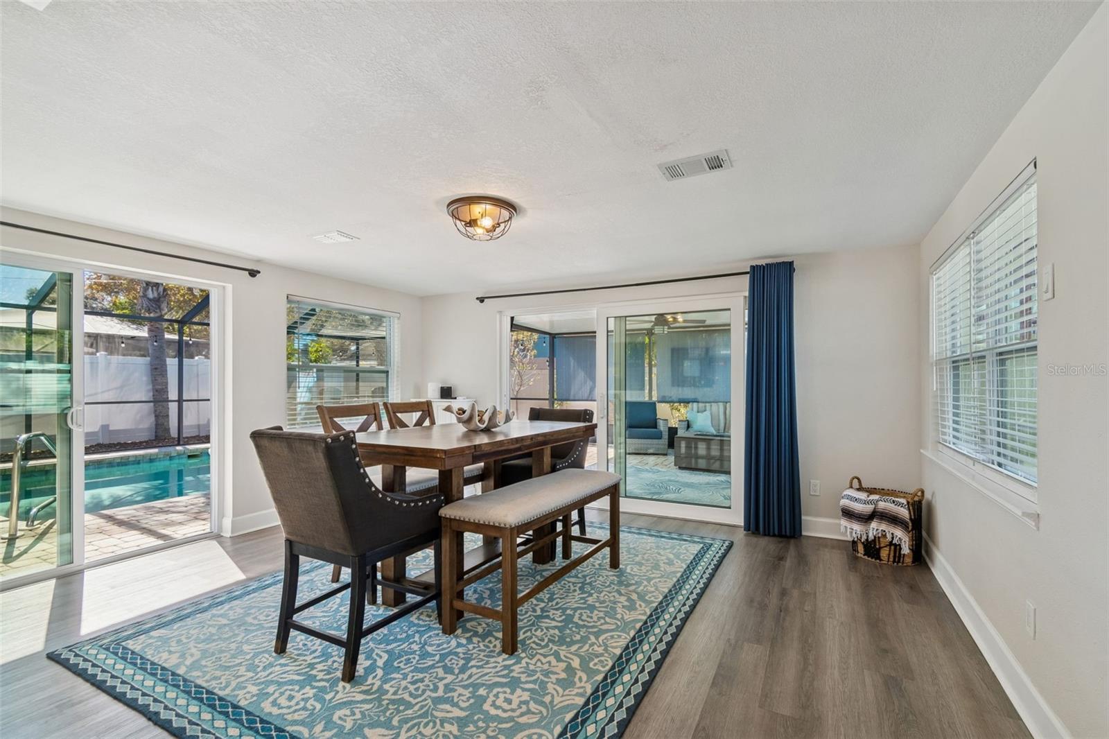 DUNEDIN ISLES ESTATES 1ST ADD - Residential