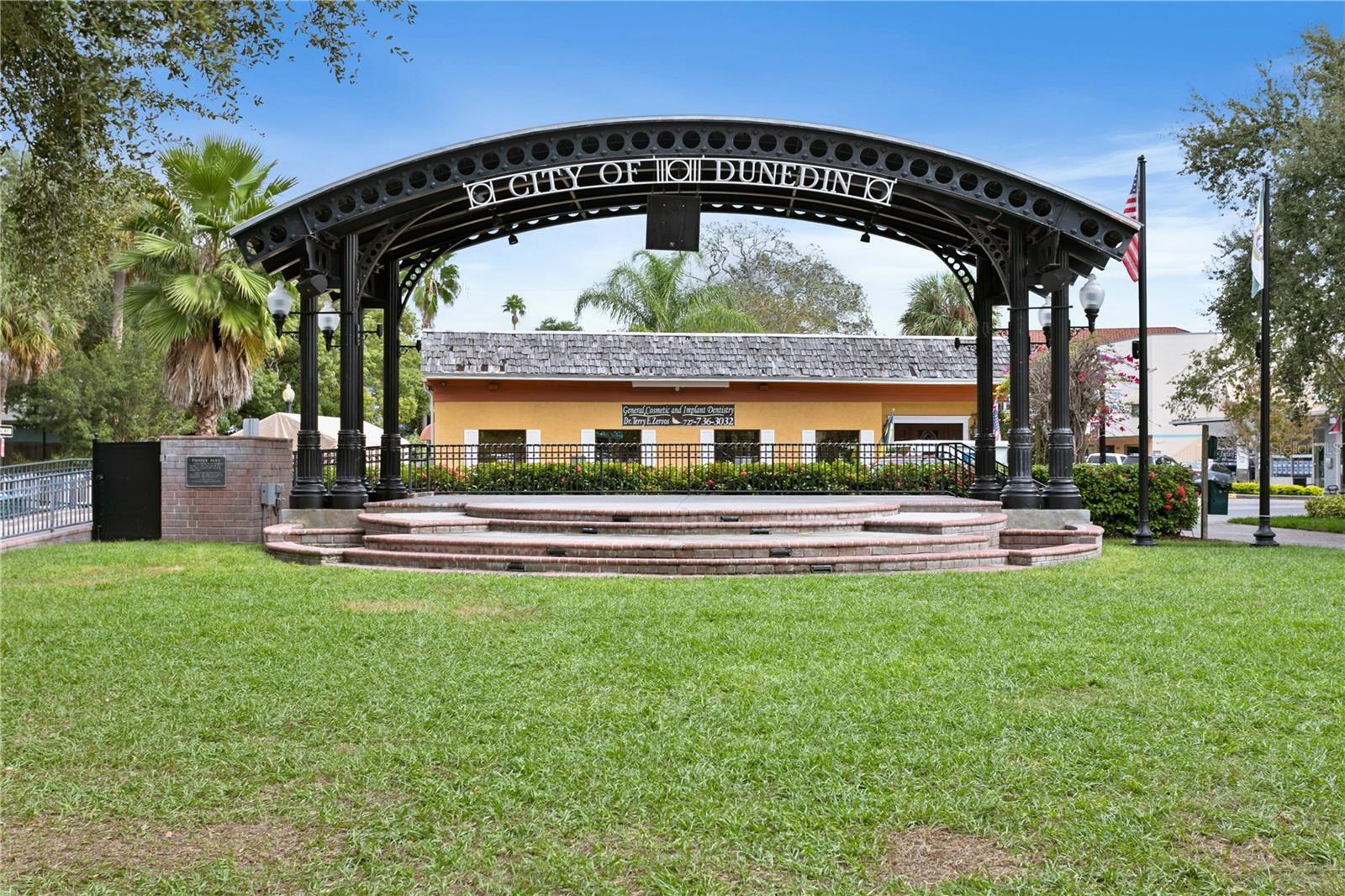 DUNEDIN ISLES ESTATES 1ST ADD - Residential