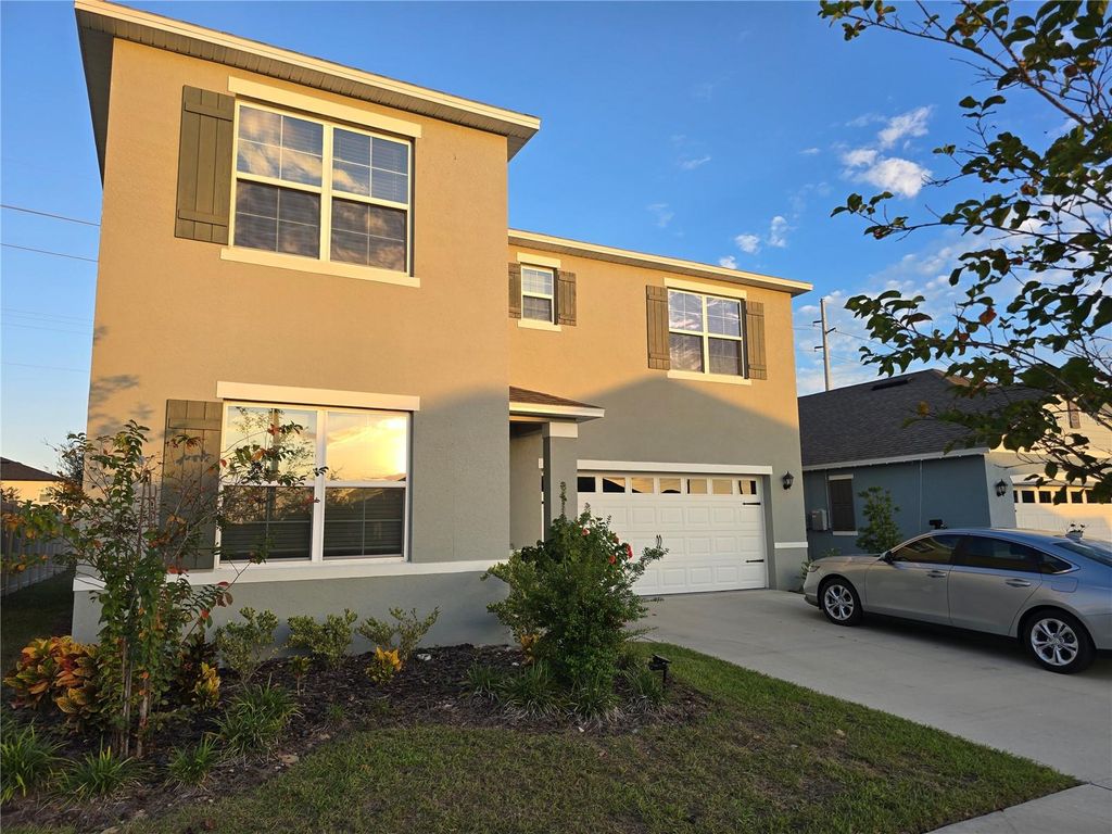 Photo of 680 Griffon Avenue, Lake Alfred, FL 33850 (MLS # O6331228)