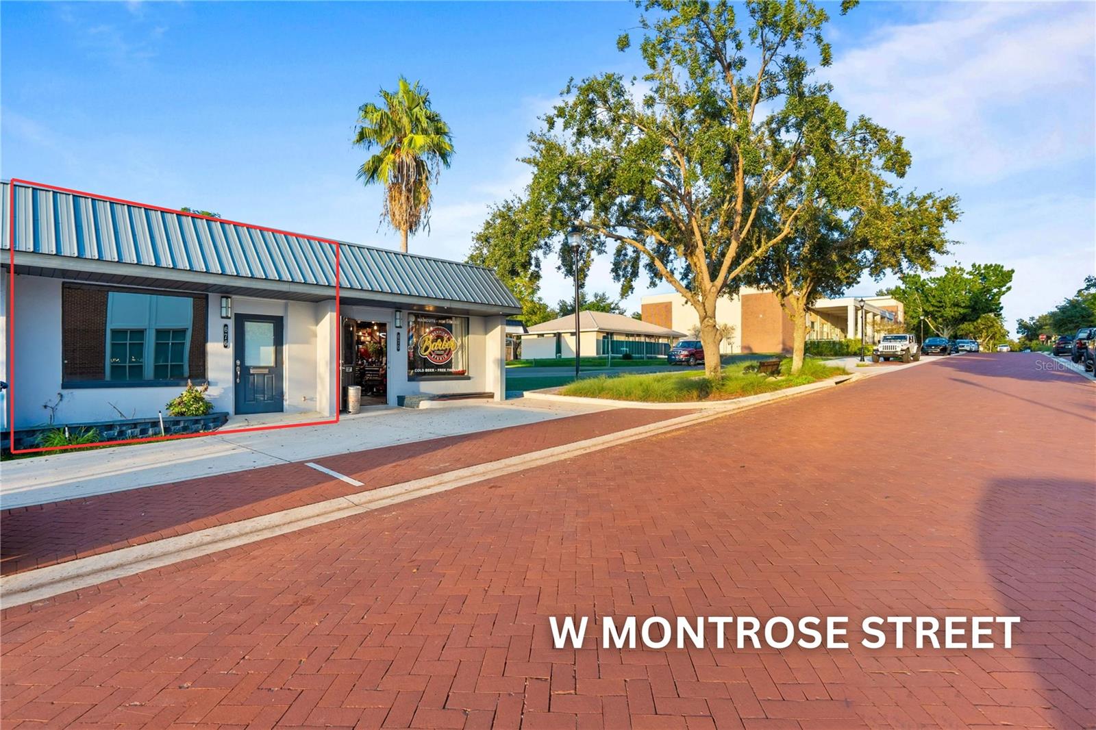 684 / 676 W MONTROSE STREET 676