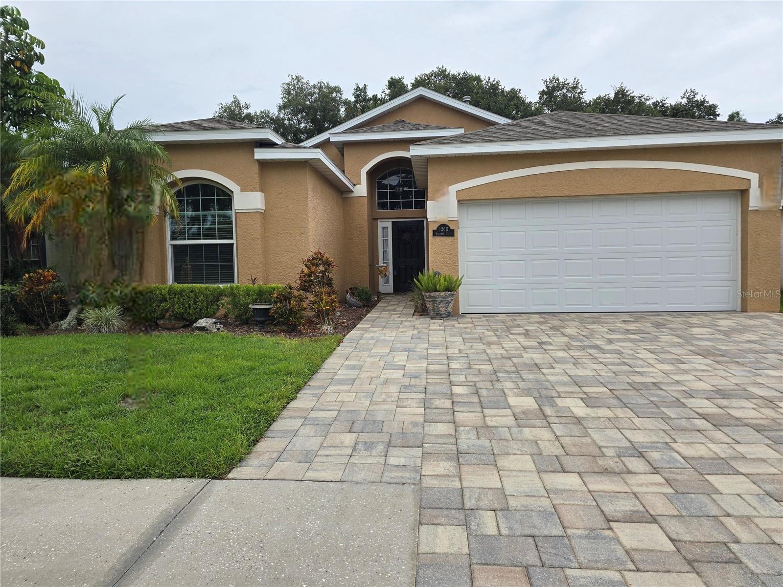 1260 VINETREE DRIVE