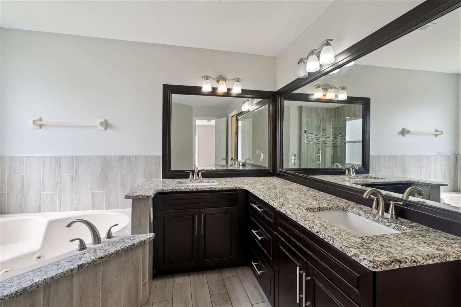 ALLAMANDA GRACE AT CRESCENT LAKES - Residential