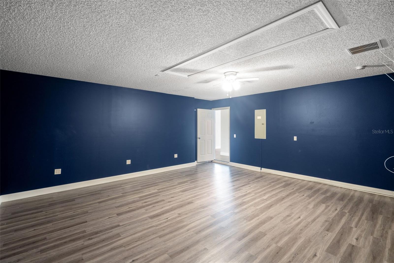 ALLAMANDA GRACE AT CRESCENT LAKES - Residential