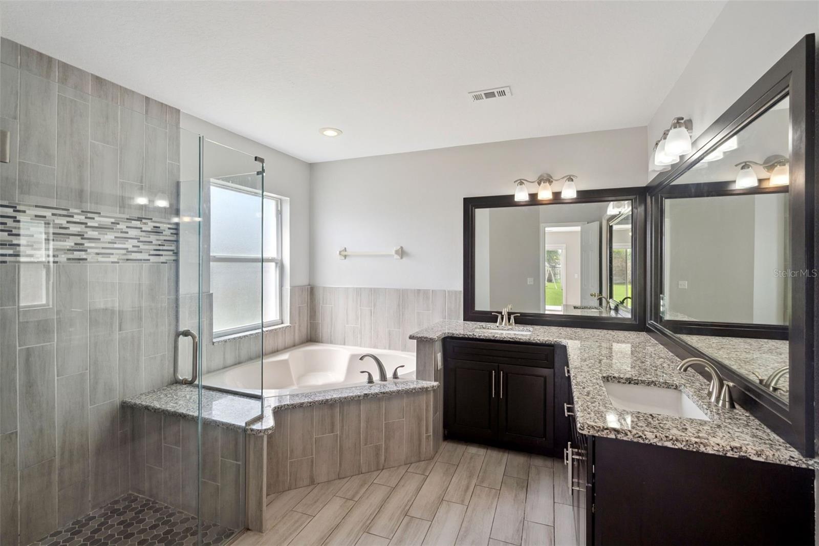 ALLAMANDA GRACE AT CRESCENT LAKES - Residential