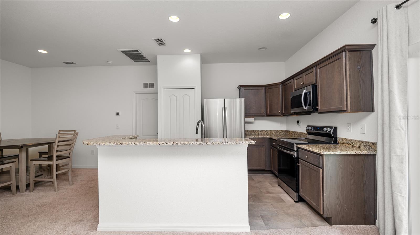 EAGLE POINTE/LAKELAND - Residential Lease