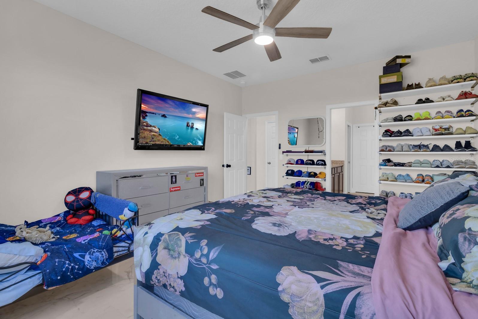 LIVE OAK LAKE PH 1 - Residential